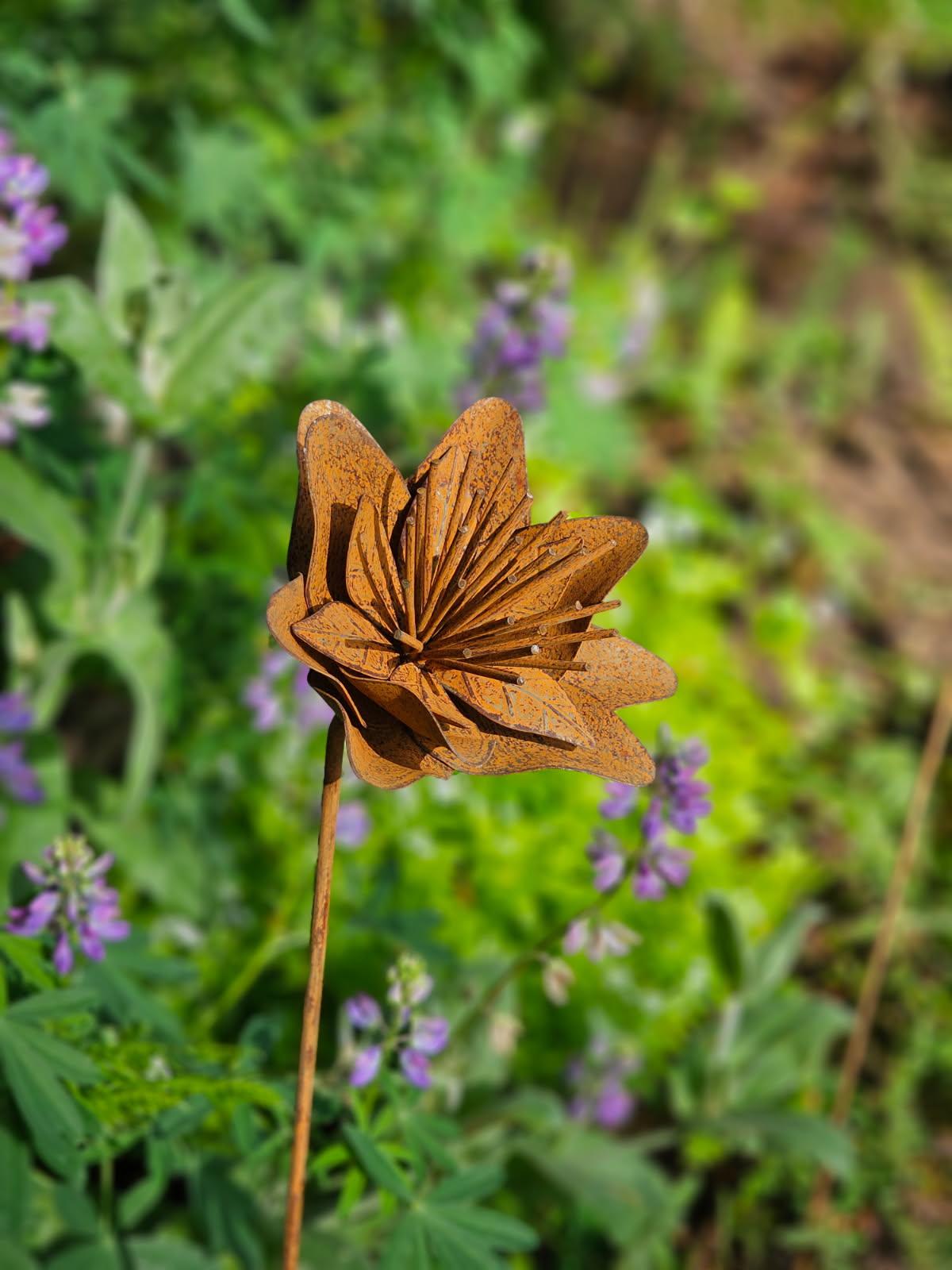 Arabella Flower Stake