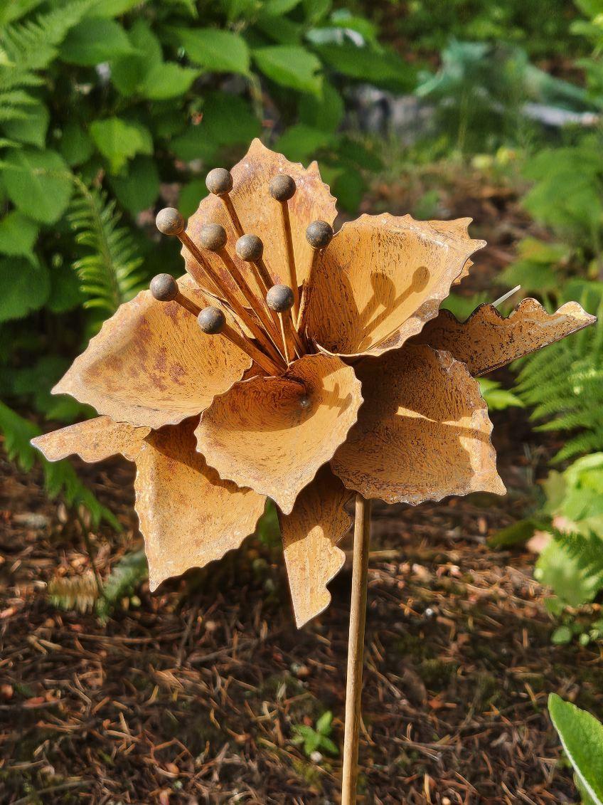 Bellatrix Flower Stake