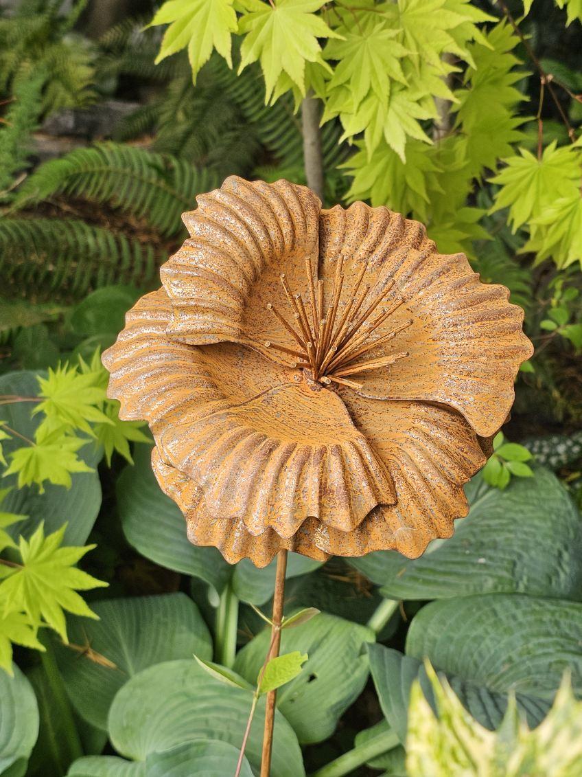 Marisol Flower Stake