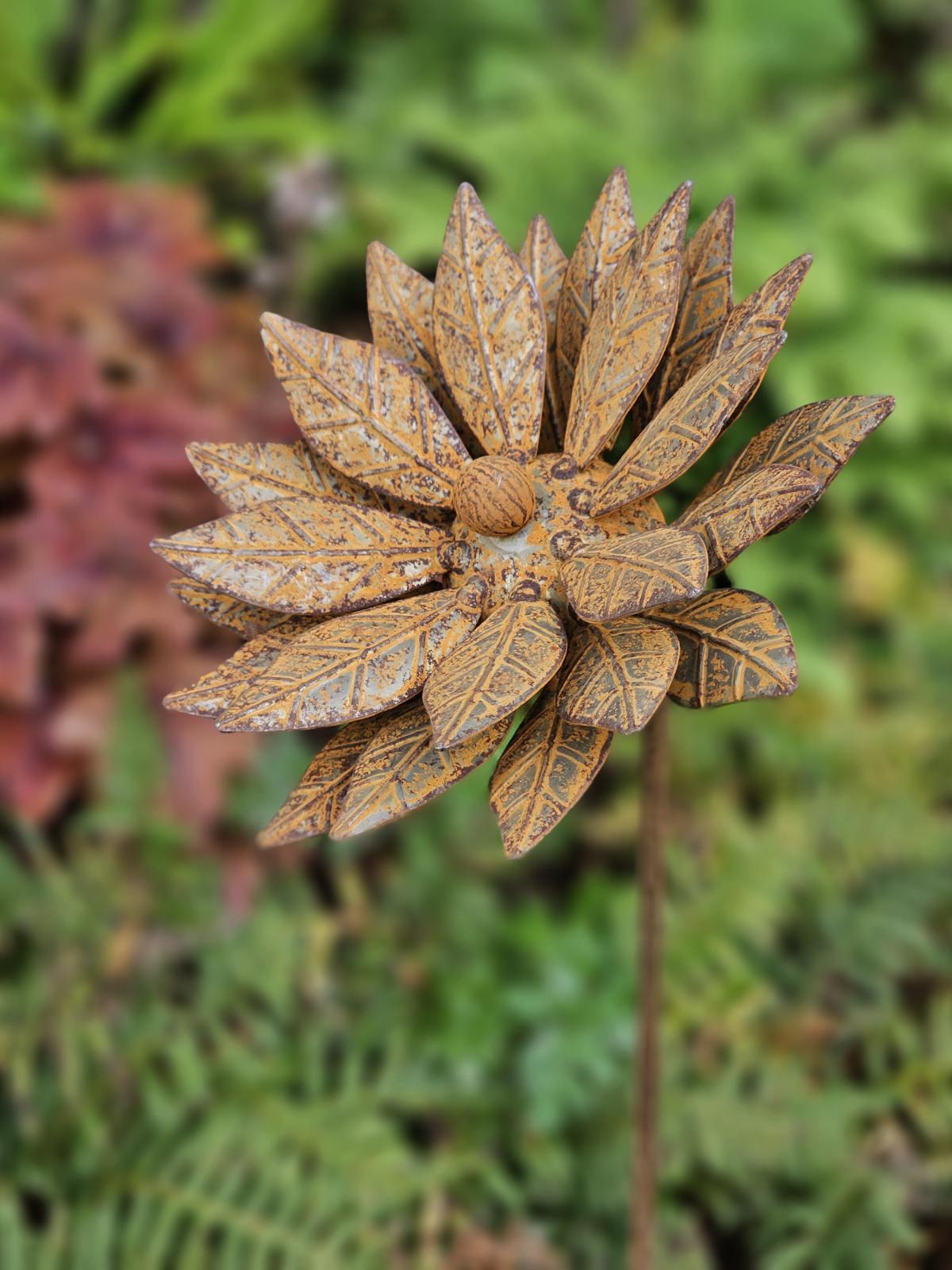 Noctira Flower Small Stake