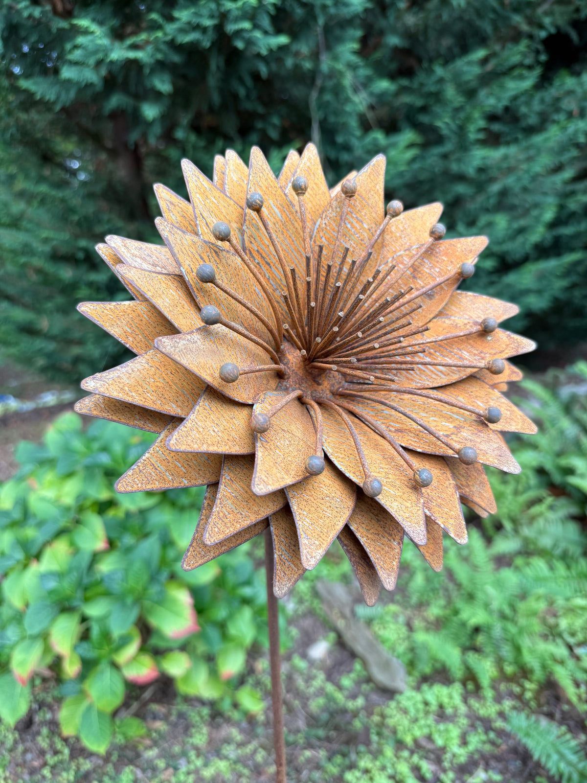 Vera Flower Stake
