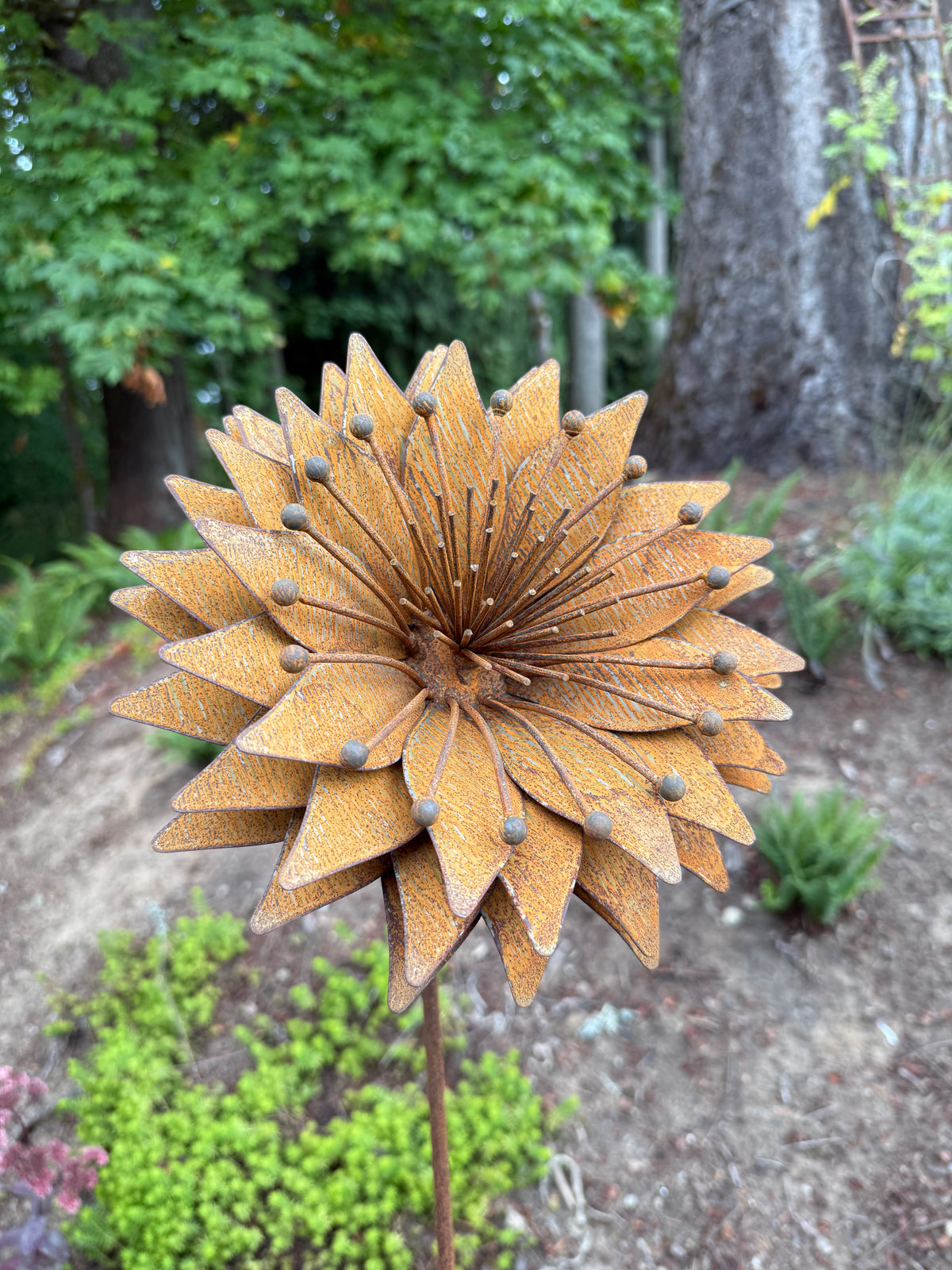 Vera Flower Stake