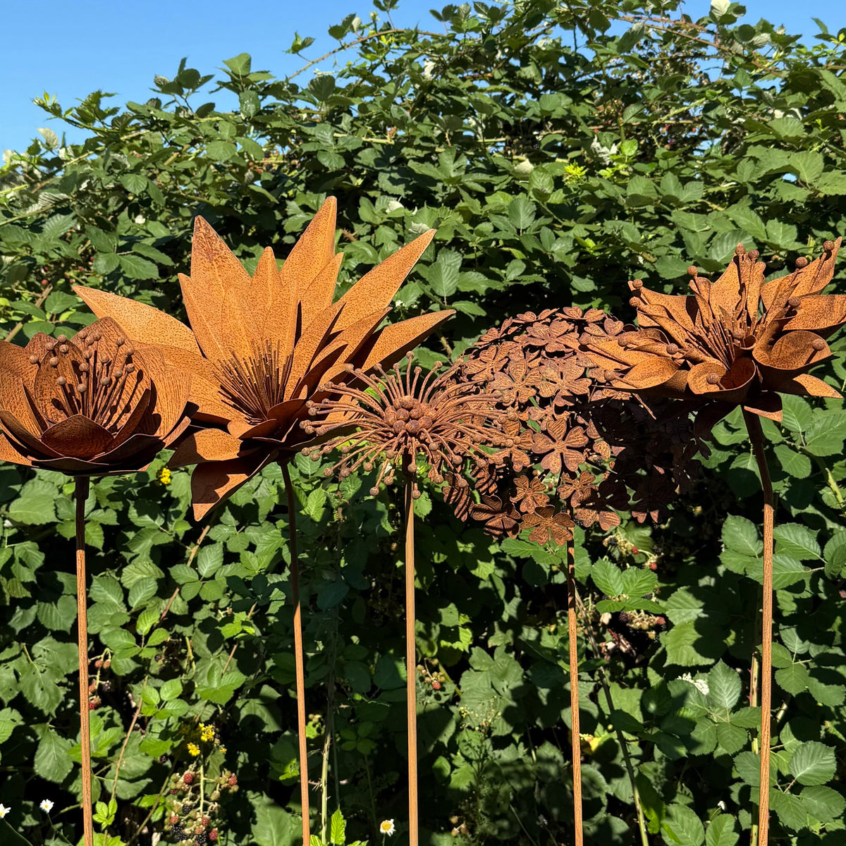 Flower Stakes – Rusty Birds