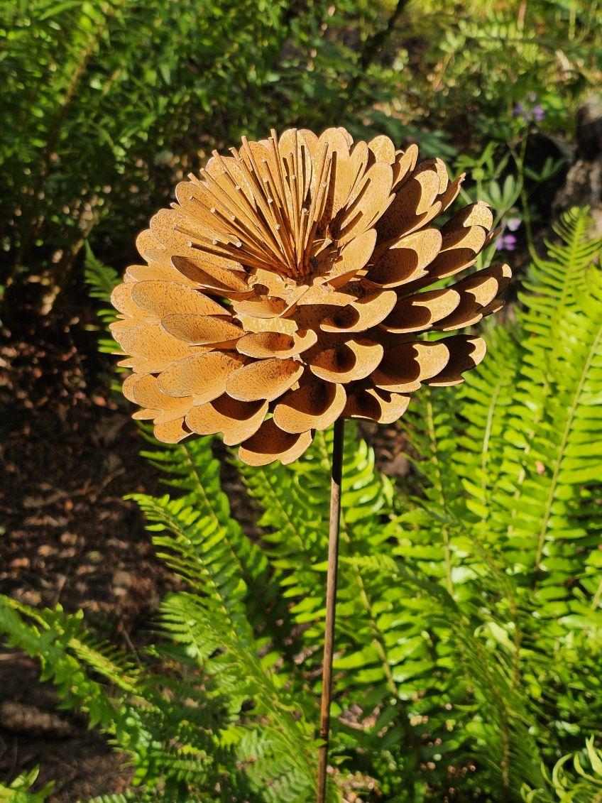 Calista Flower Stake