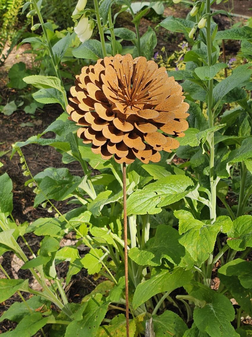Calista Flower Stake