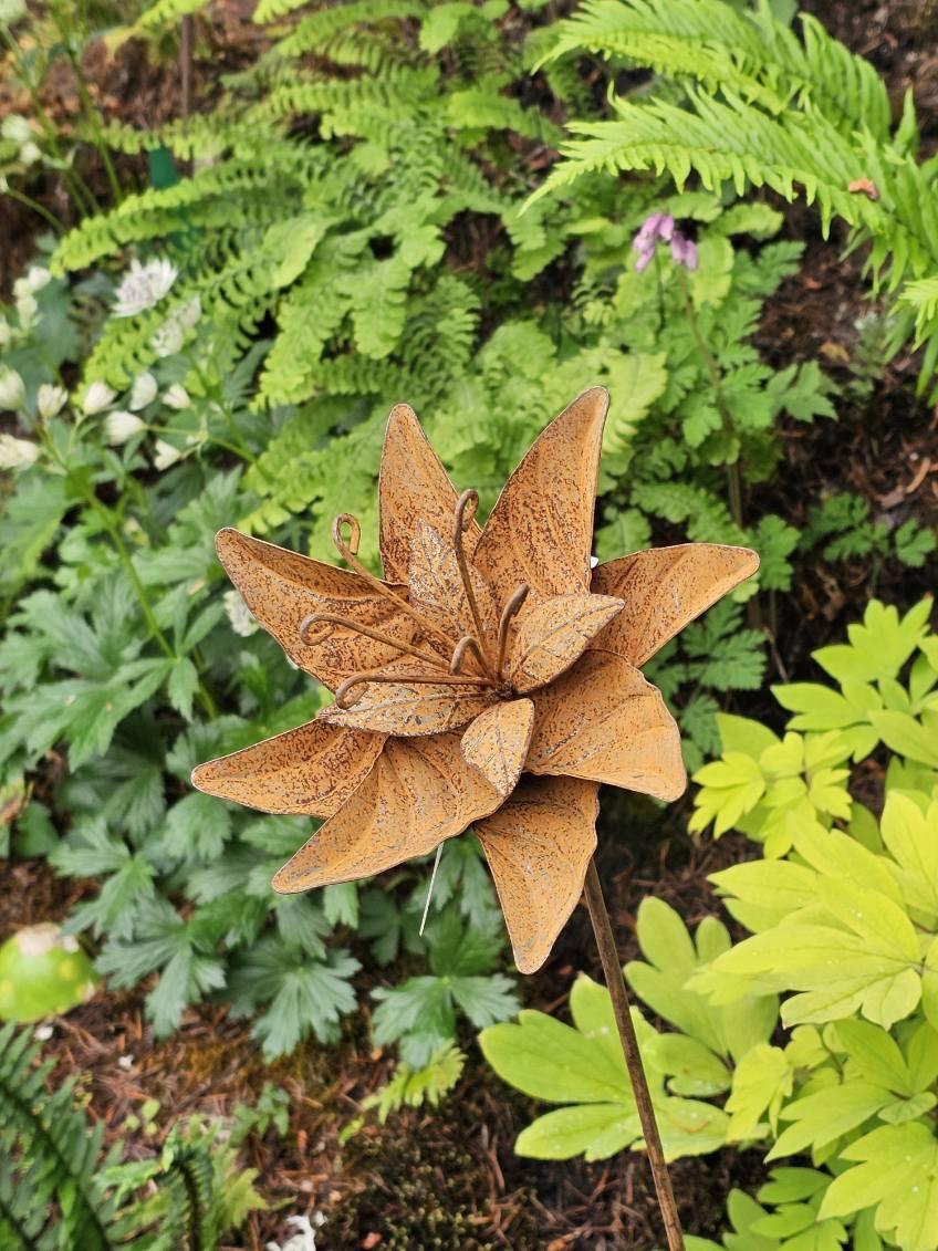 Cressia Flower Stake