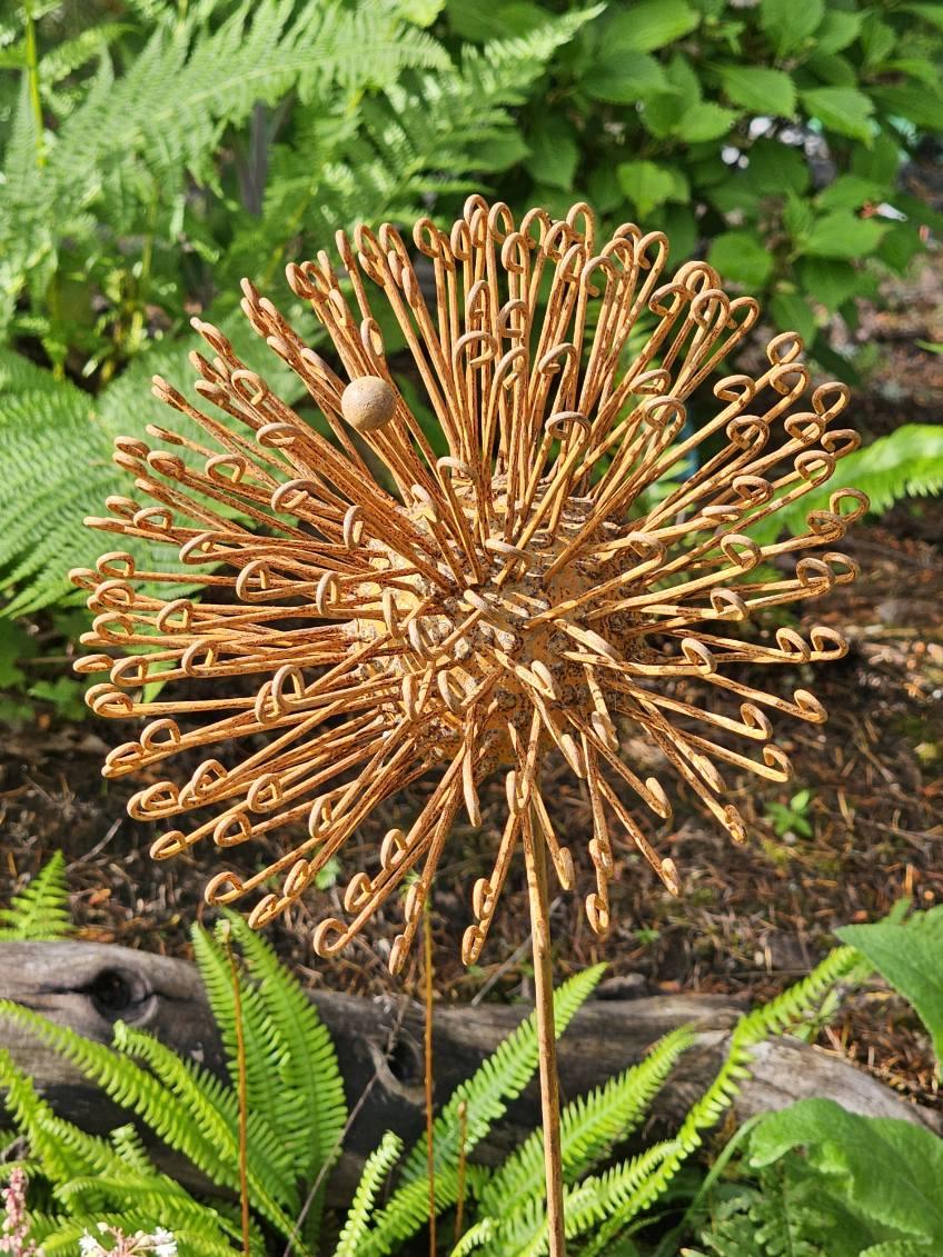 Lumina Flower Stake