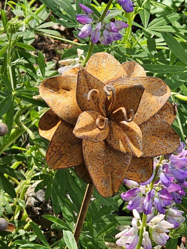 Obsidia Flower Stake