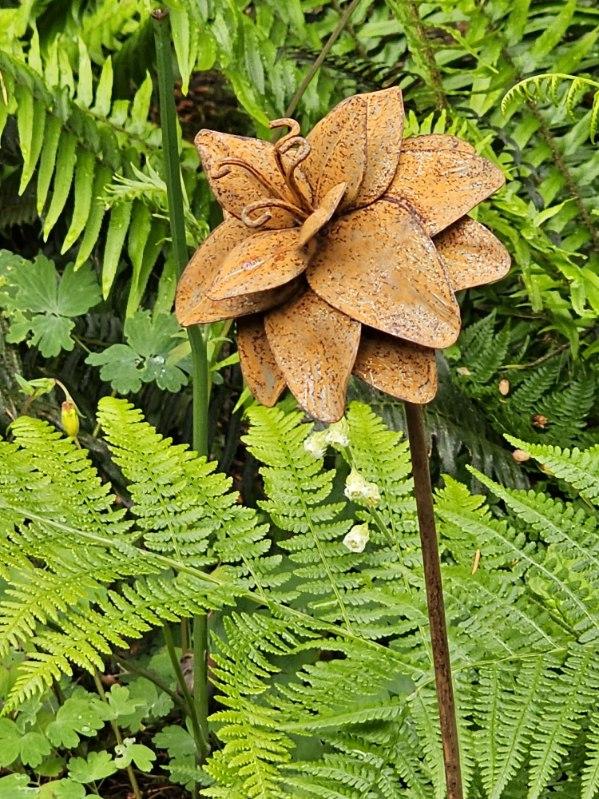 Obsidia Flower Stake