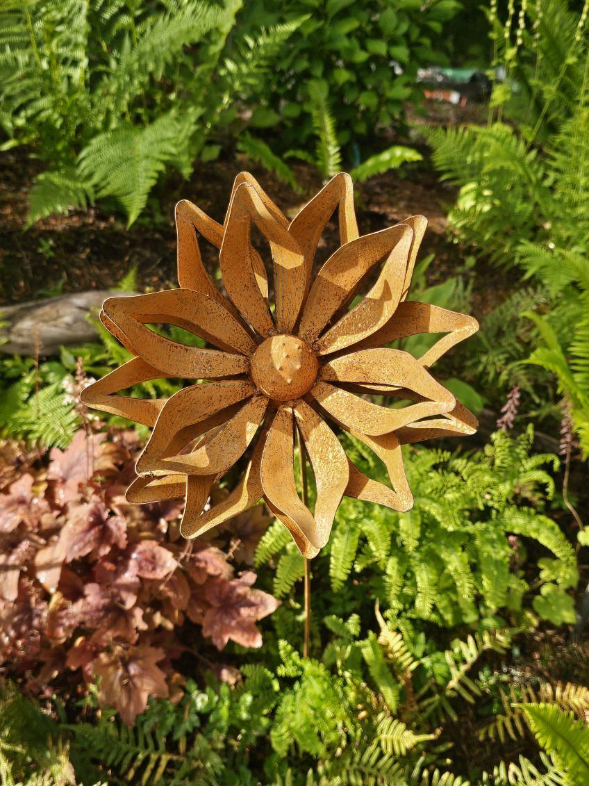 Seraphin Flower Stake