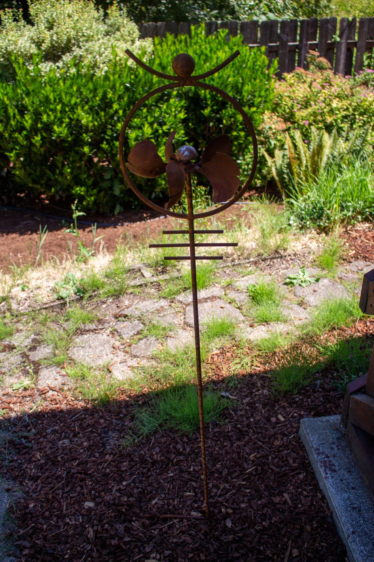 Ginkgo Leaf with Ball Spinner Stake